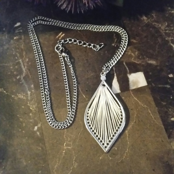 Jewelry - Silver tone Necklace with Threaded Pendant​​